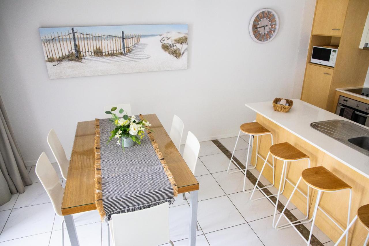 Tropical Getaway In 2 Bedroom Unit In 4 Star Resort Noosaville Buitenkant foto